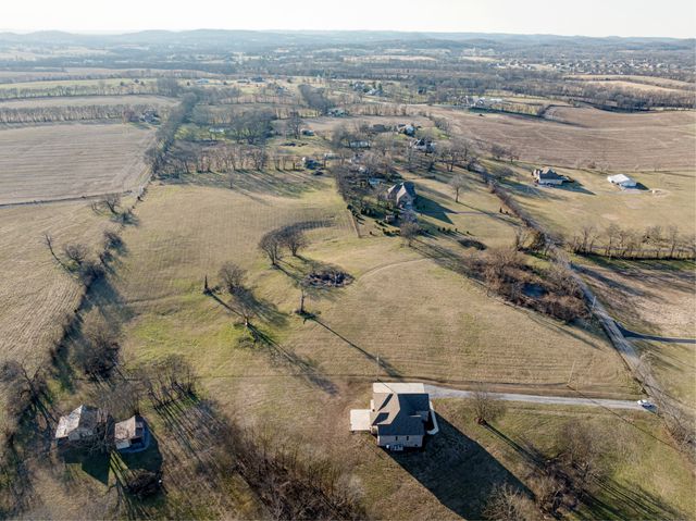 508 Branham Mill Rd, Gallatin, TN 37066