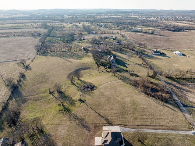 508 Branham Mill Rd, Gallatin, TN 37066