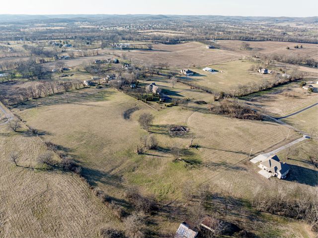 508 Branham Mill Rd, Gallatin, TN 37066