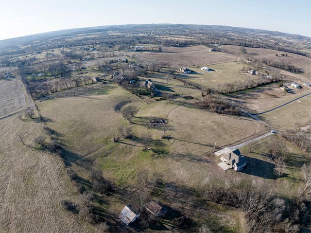 508 Branham Mill Rd, Gallatin, TN 37066