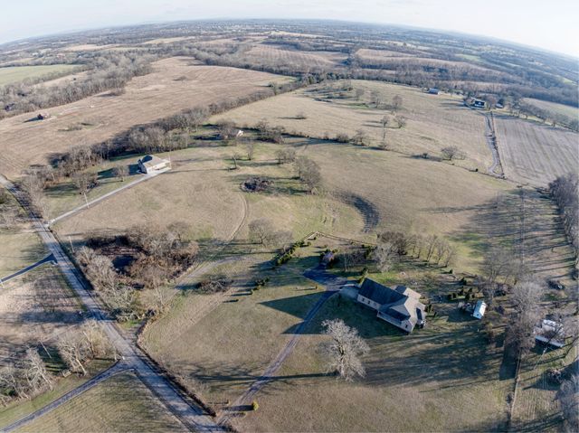 508 Branham Mill Rd, Gallatin, TN 37066