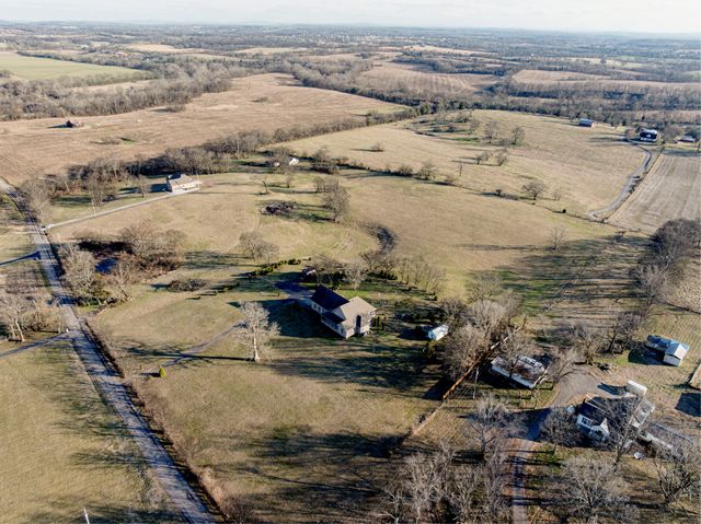 508 Branham Mill Rd, Gallatin, TN 37066