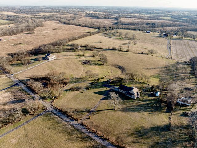 508 Branham Mill Rd, Gallatin, TN 37066