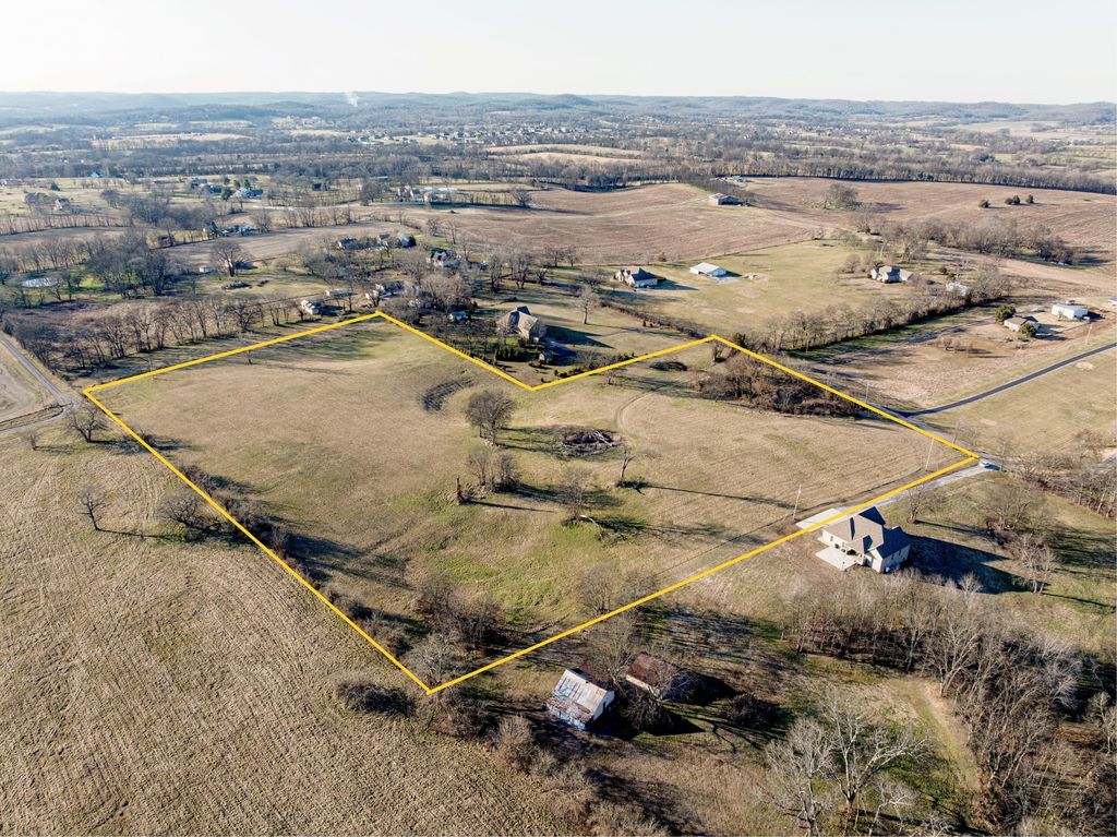 508 Branham Mill Rd, Gallatin, TN 37066