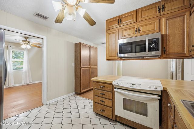 11948 AARON Road, Jacksonville, FL 32218