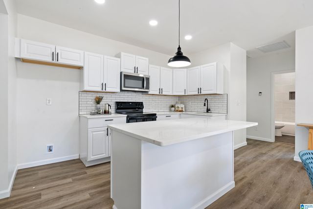 812 7TH AVENUE, Midfield, AL 35228