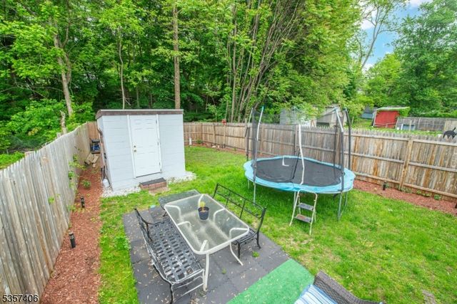 20 Park Dr, Oakland Boro, NJ 07436