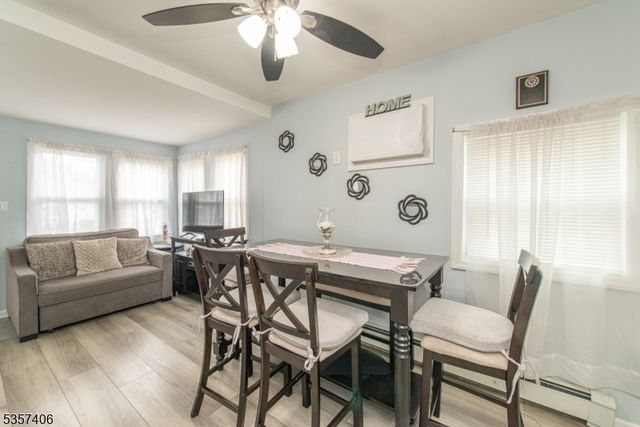 20 Park Dr, Oakland Boro, NJ 07436