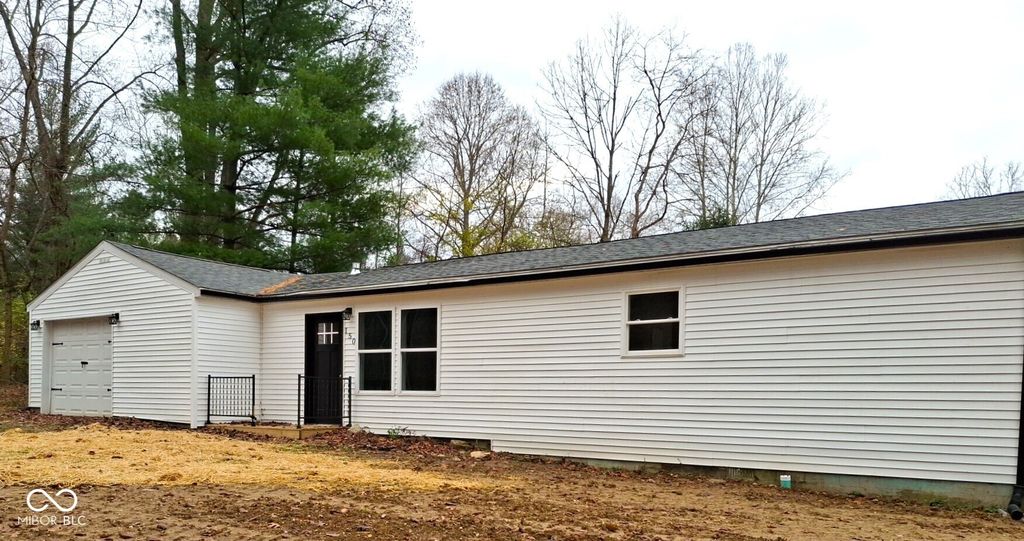 150 Lake Hart, Mooresville, IN 46158