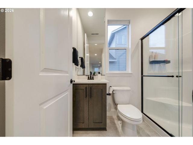 18008 Ne 48TH Ct, Vancouver, WA 98686