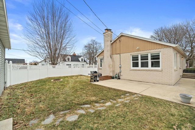 505 77th STREET, Kenosha, WI 53143
