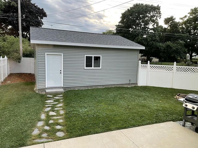 505 77th STREET, Kenosha, WI 53143