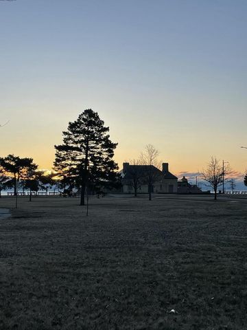 505 77th STREET, Kenosha, WI 53143