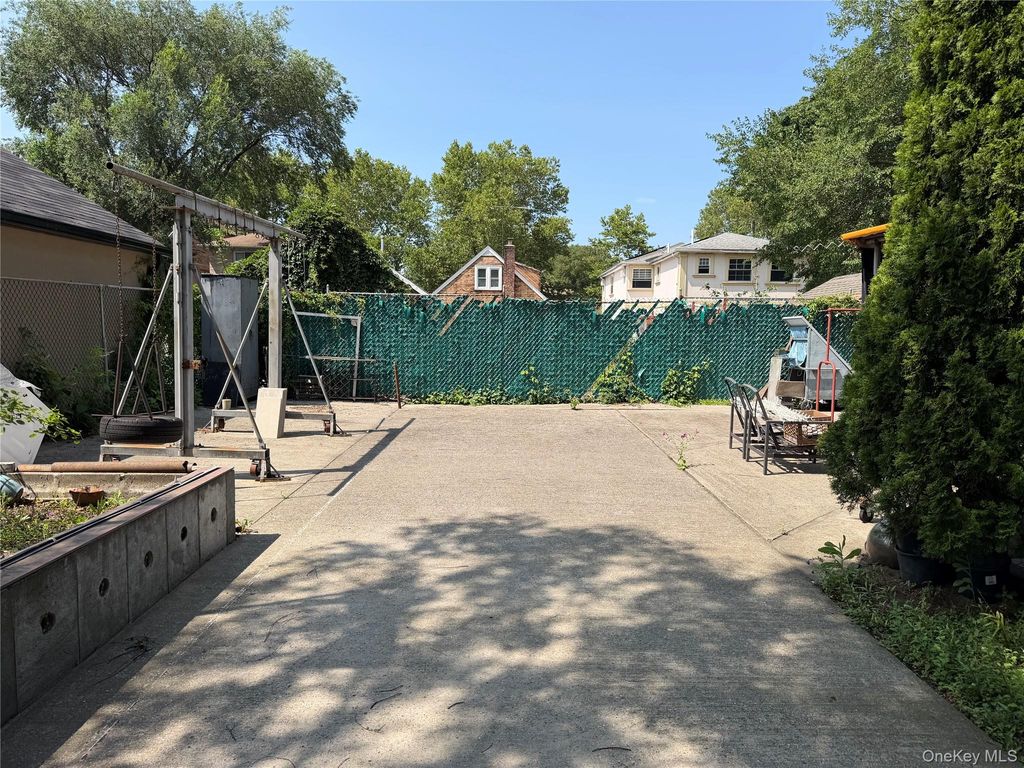 162-17 76th Road, Flushing, NY 11366 — photo 2