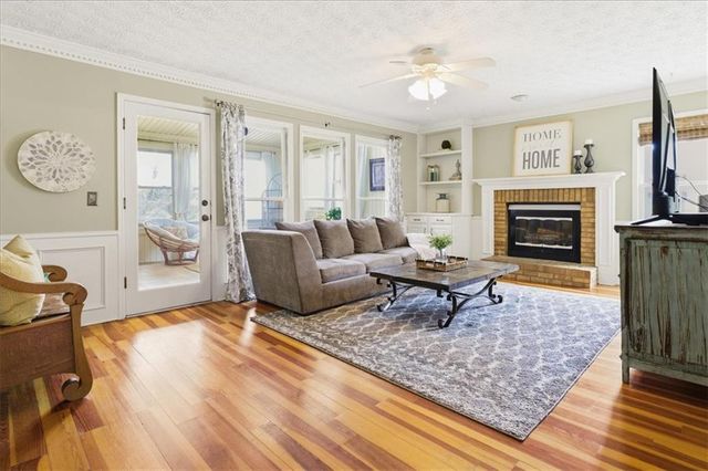 4887 Willow Creek Drive, Marietta, GA 30066