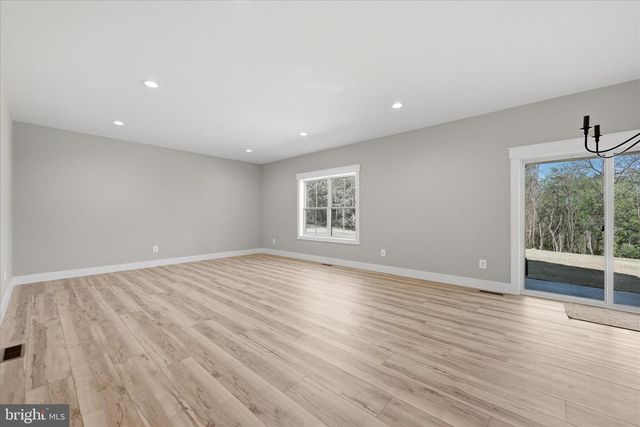 825 AVANTI DR, Bunker Hill, WV 25413
