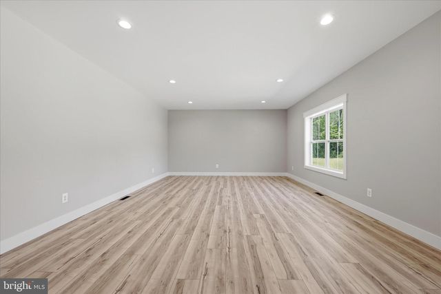 825 AVANTI DR, Bunker Hill, WV 25413