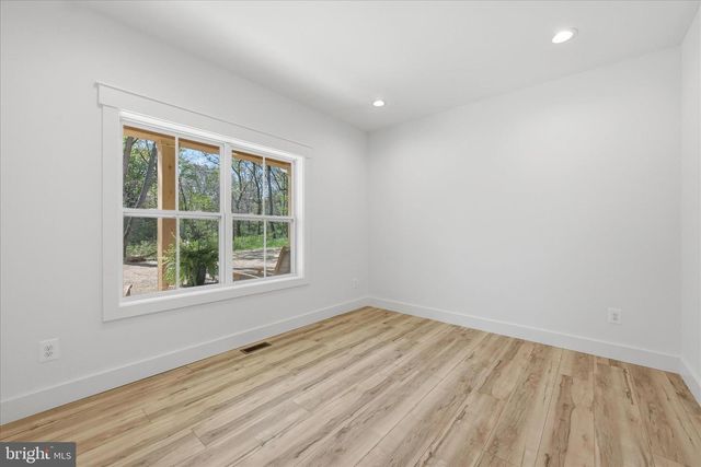 825 AVANTI DR, Bunker Hill, WV 25413