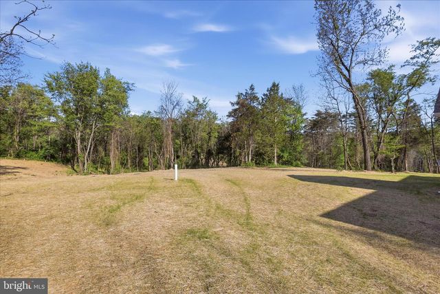 825 AVANTI DR, Bunker Hill, WV 25413