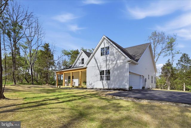 825 AVANTI DR, Bunker Hill, WV 25413