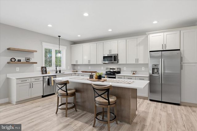 825 AVANTI DR, Bunker Hill, WV 25413