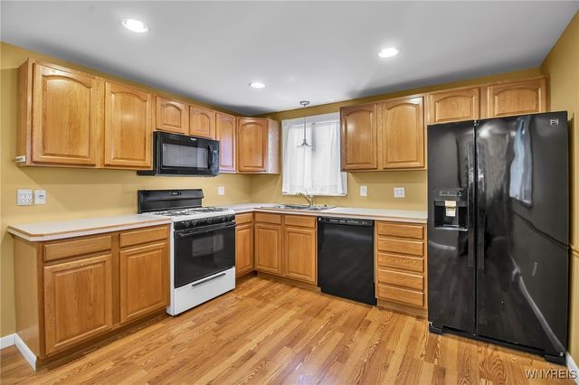 41 Dartwood Drive, Cheektowaga, NY 14227