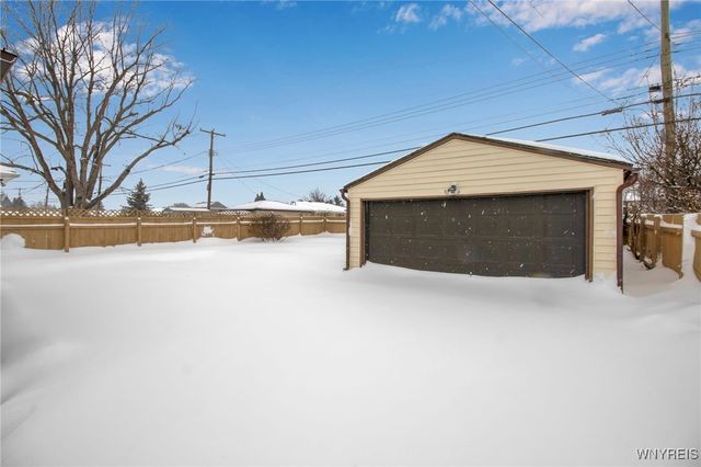 41 Dartwood Drive, Cheektowaga, NY 14227