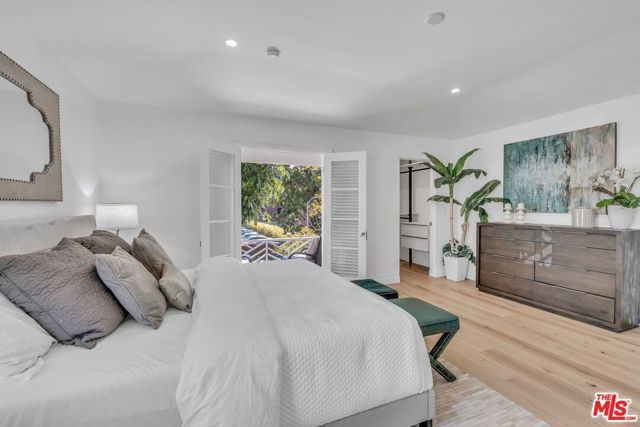 135 S Linden Drive, Beverly Hills, CA 90212