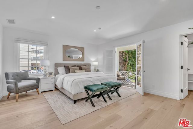 135 S Linden Drive, Beverly Hills, CA 90212