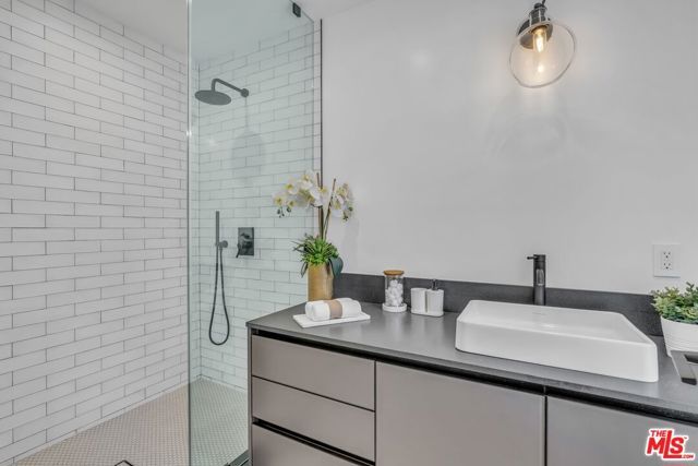 135 S Linden Drive, Beverly Hills, CA 90212