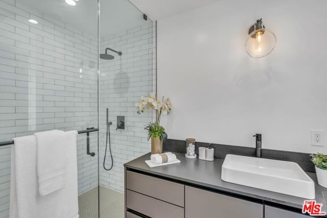 135 S Linden Drive, Beverly Hills, CA 90212
