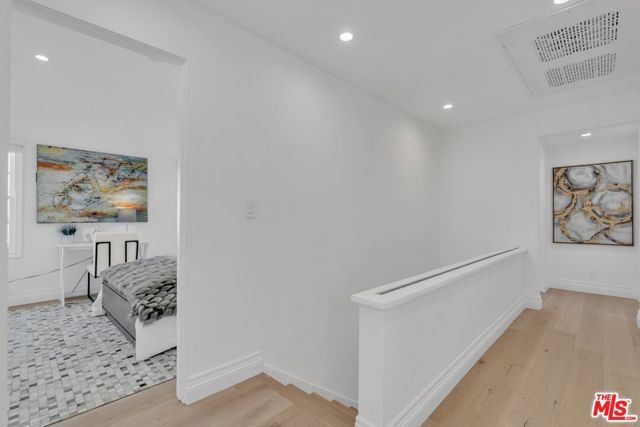 135 S Linden Drive, Beverly Hills, CA 90212