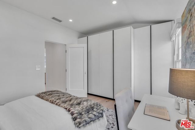 135 S Linden Drive, Beverly Hills, CA 90212