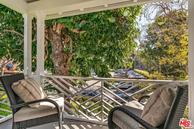 135 S Linden Drive, Beverly Hills, CA 90212
