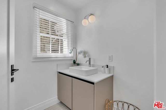 135 S Linden Drive, Beverly Hills, CA 90212