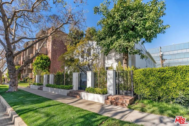 135 S Linden Drive, Beverly Hills, CA 90212