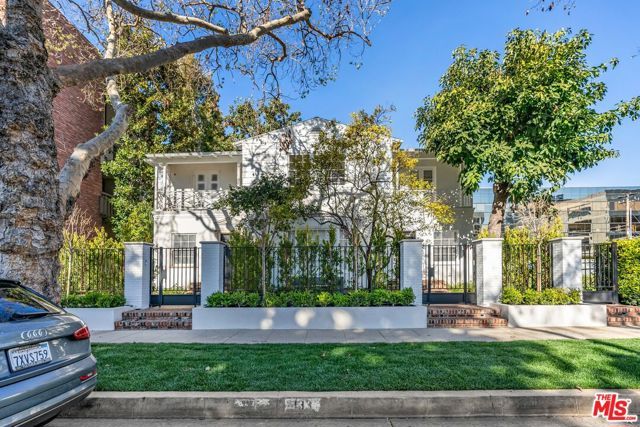 135 S Linden Drive, Beverly Hills, CA 90212