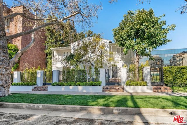 135 S Linden Drive, Beverly Hills, CA 90212