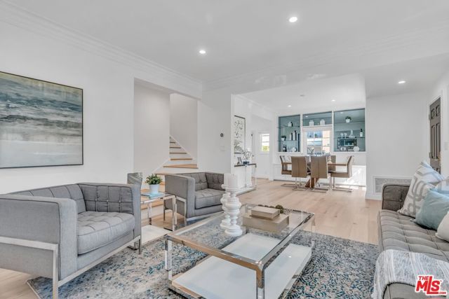 135 S Linden Drive, Beverly Hills, CA 90212