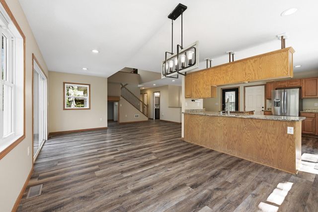 71 B Street, Saint Paul, MN 55106