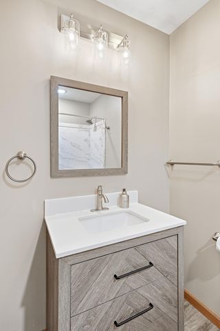71 B Street, Saint Paul, MN 55106