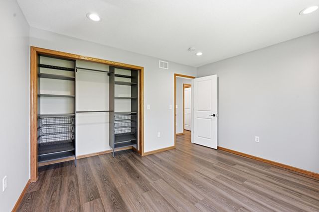 71 B Street, Saint Paul, MN 55106