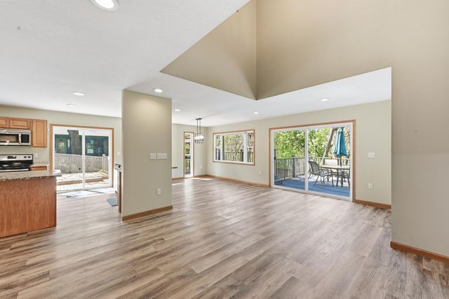 71 B Street, Saint Paul, MN 55106