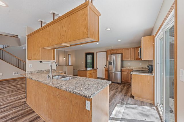71 B Street, Saint Paul, MN 55106