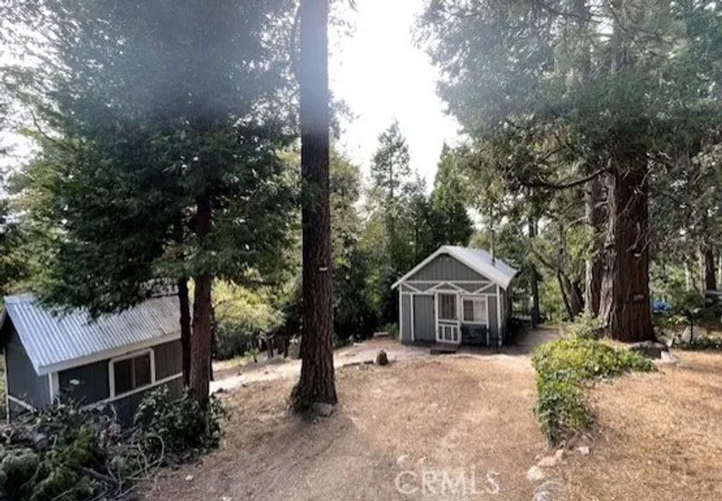 23752 Inspiration, Crestline, CA 92325