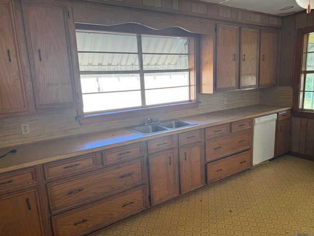 58425 Canal St, Plaquemine, LA 70764