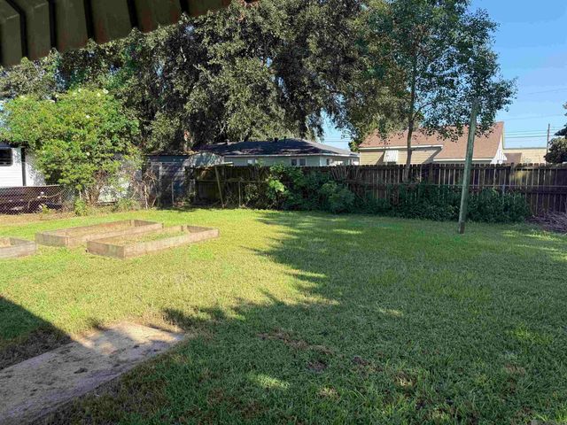 58425 Canal St, Plaquemine, LA 70764