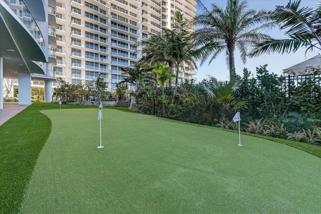 220 Lake Shore Drive 715, Lake Park, FL 33403