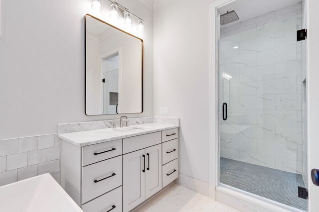 6369 Alamo Pl, Nashville, TN 37209