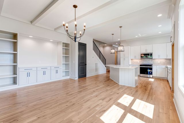 6369 Alamo Pl, Nashville, TN 37209